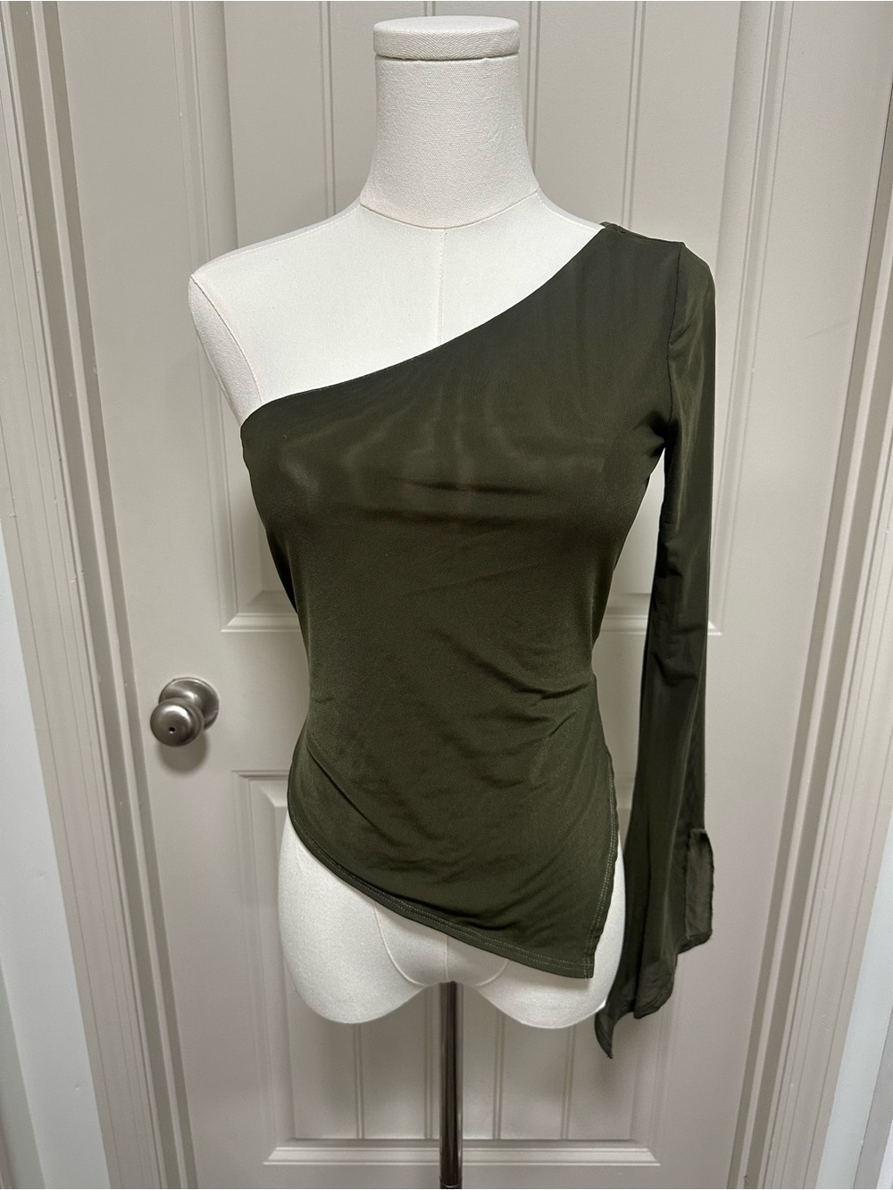 silence + noise Olive One-Shoulder Long Sleeve Top